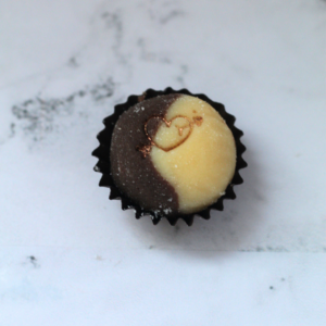 Casadinho 

Cacau 50%; Chocolate Branco; Confeito de açúcar refinado